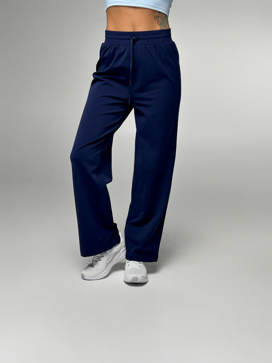 Спортивные брюки-трубы утепленные