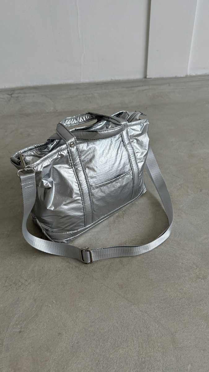 Дамская спортивная сумка  небольшого размера (металлик)