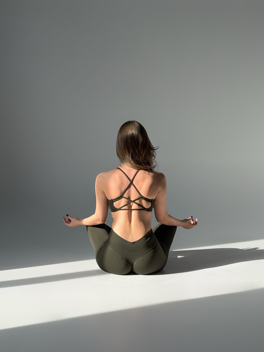 Бра бесшовное с переплетением тонких бретелей (Без застежки)