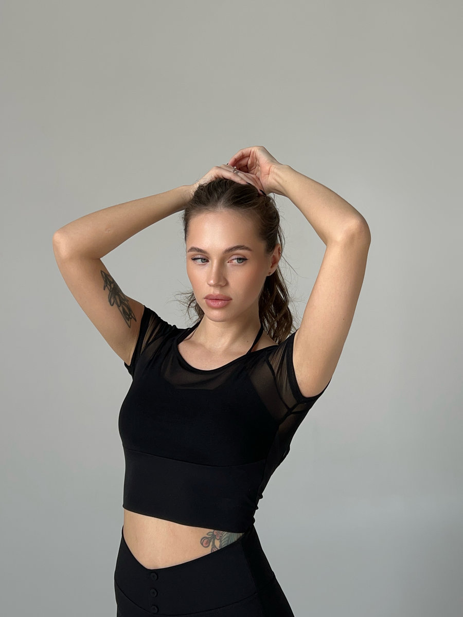 Спортивная футболка из сеточки двухслойная с открытой спиной