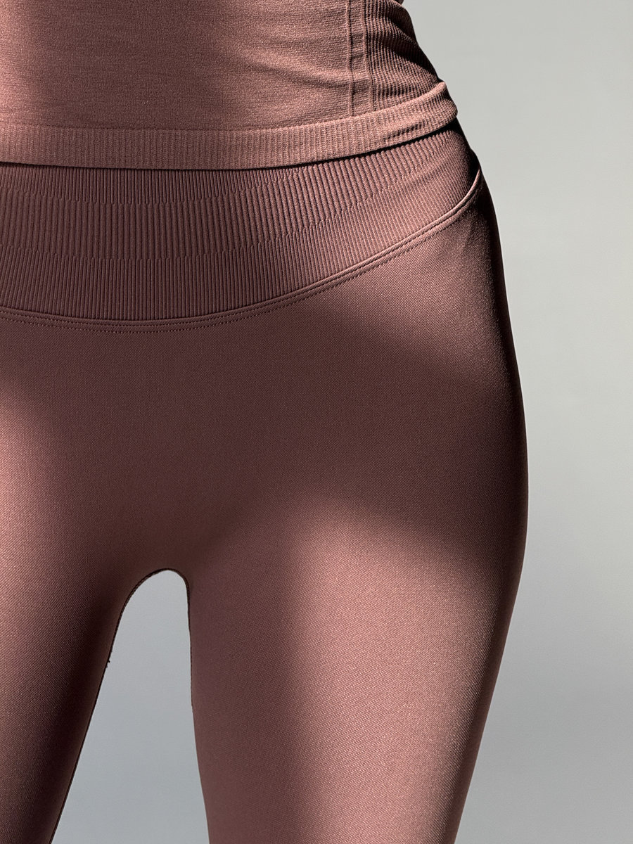 Тайтсы бесшовные с подчеркиванием ягодиц и компрессионным поясом (Высокая посадка)