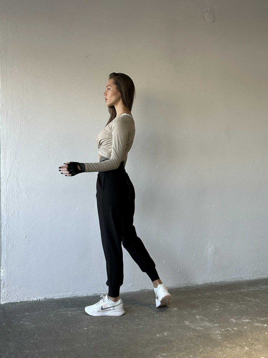 Брюки с манжетами для спорта