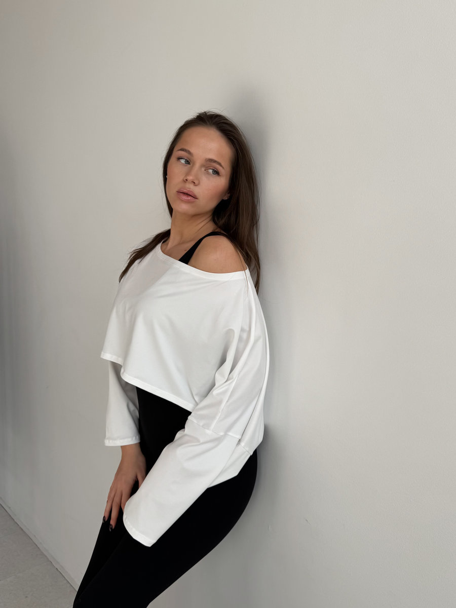 Лонгслив укороченный свободный