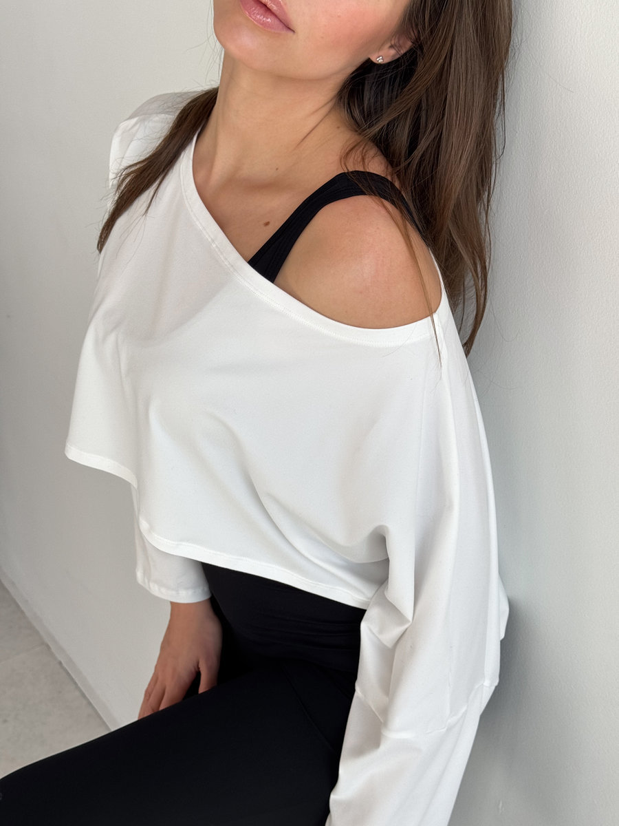 Лонгслив укороченный свободный