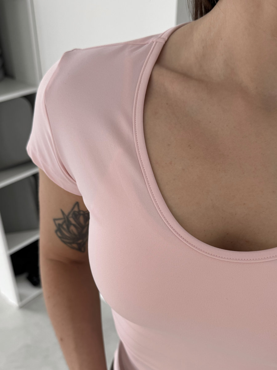 Футболка приталенная с широкой горловиной Soft Fit