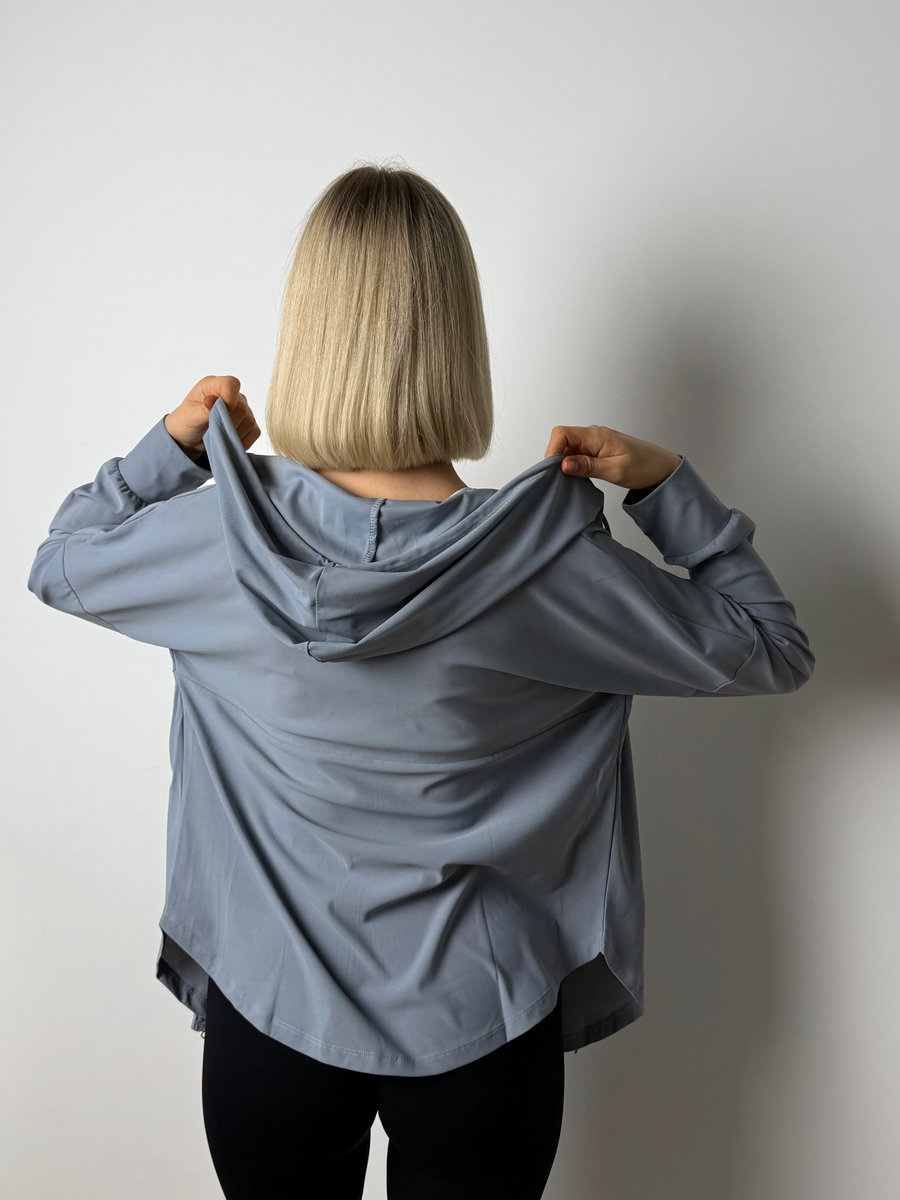 Олимпийка на молнии с капюшоном из фактурной ткани