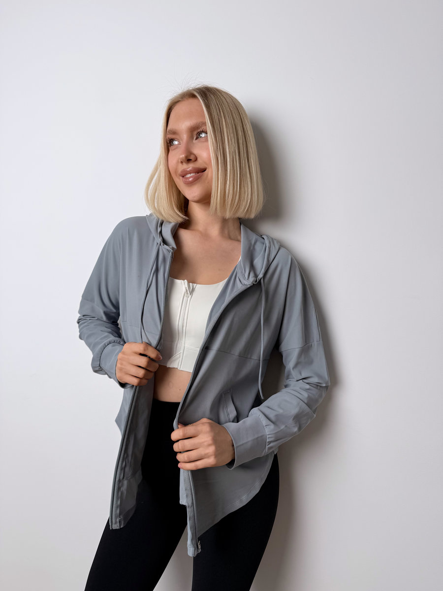 Олимпийка на молнии с капюшоном из фактурной ткани