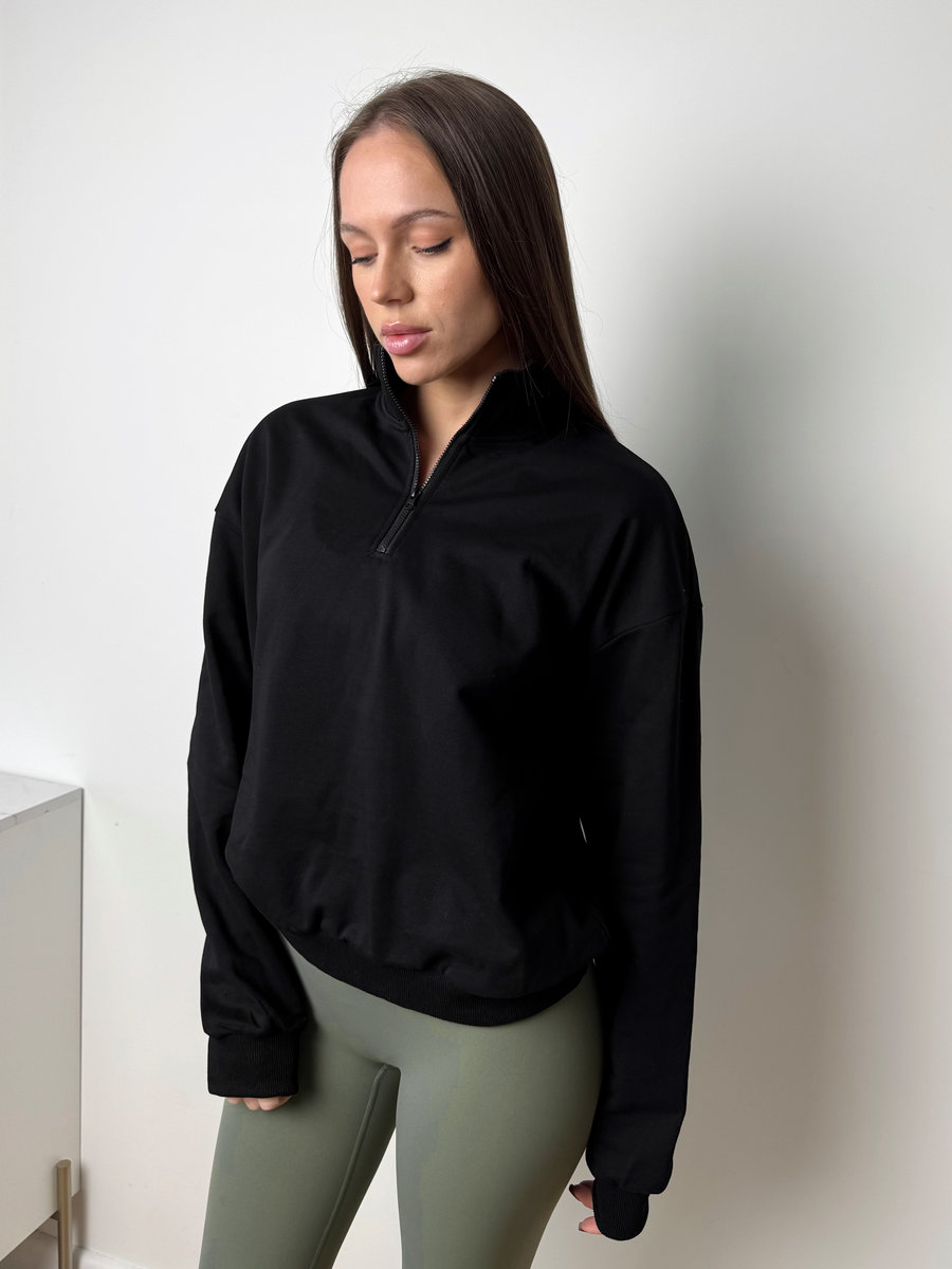 Спортивная толстовка с воротником-стойкой на резинке снизу