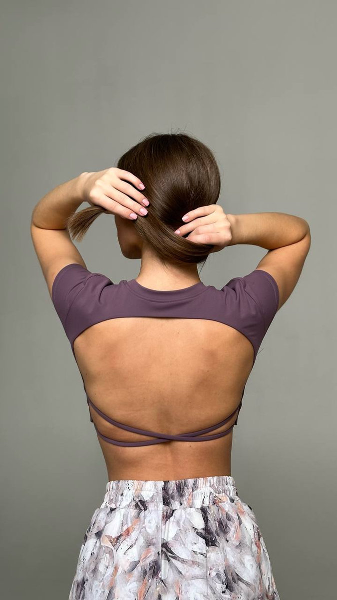 Кроп-топ с открытой спиной