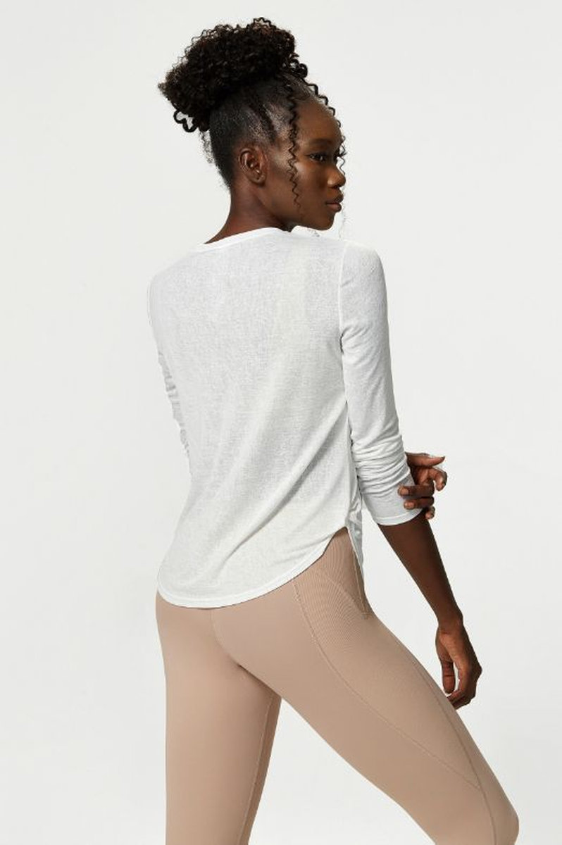 Лонгслив полупрозрачный,скругленный снизу