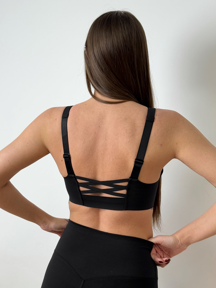 Спортивный топ с молнией на груди и открытой спиной