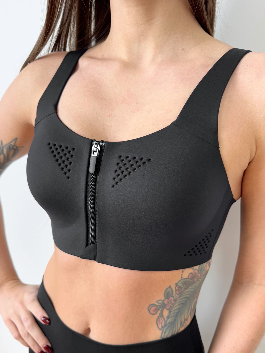 Спортивный топ с молнией на груди и открытой спиной
