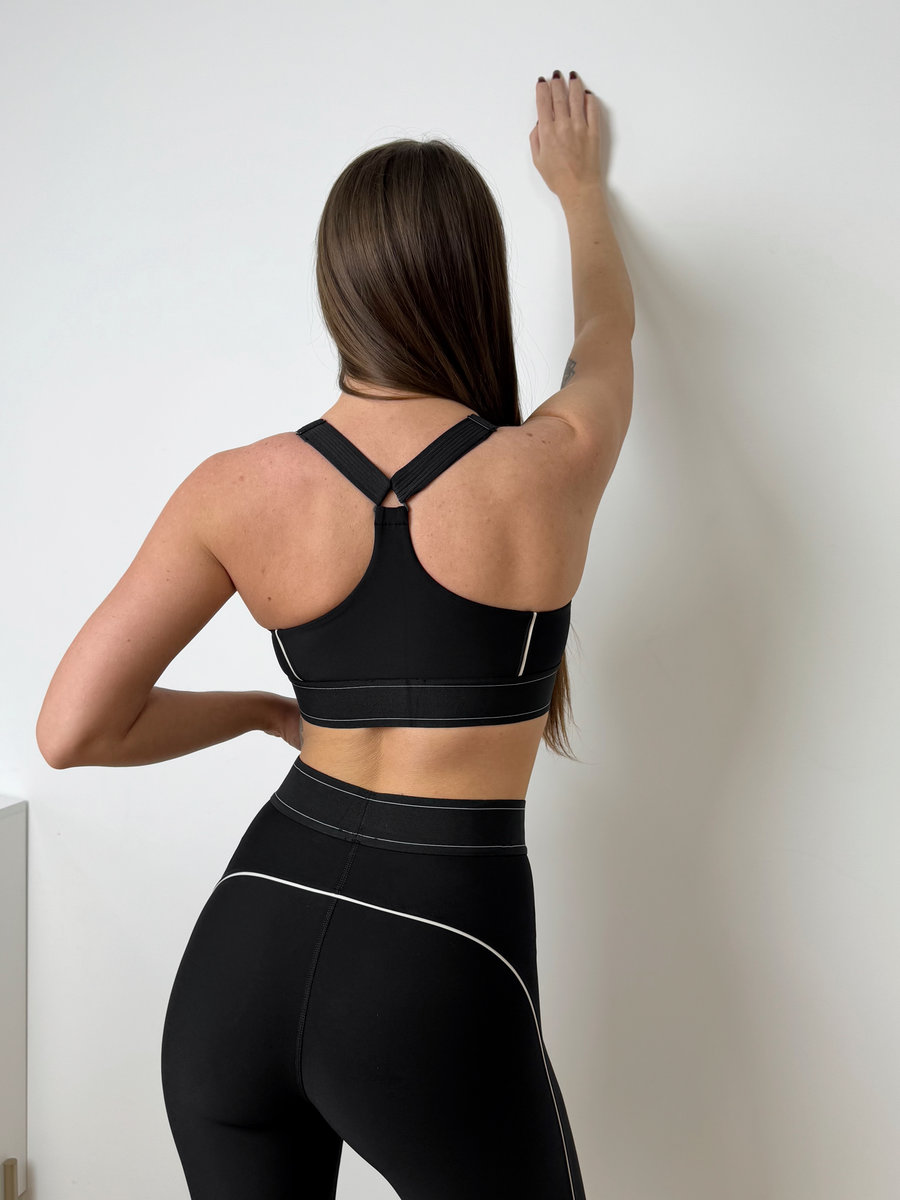 Спортивный топ с эластичным поясом-резинкой