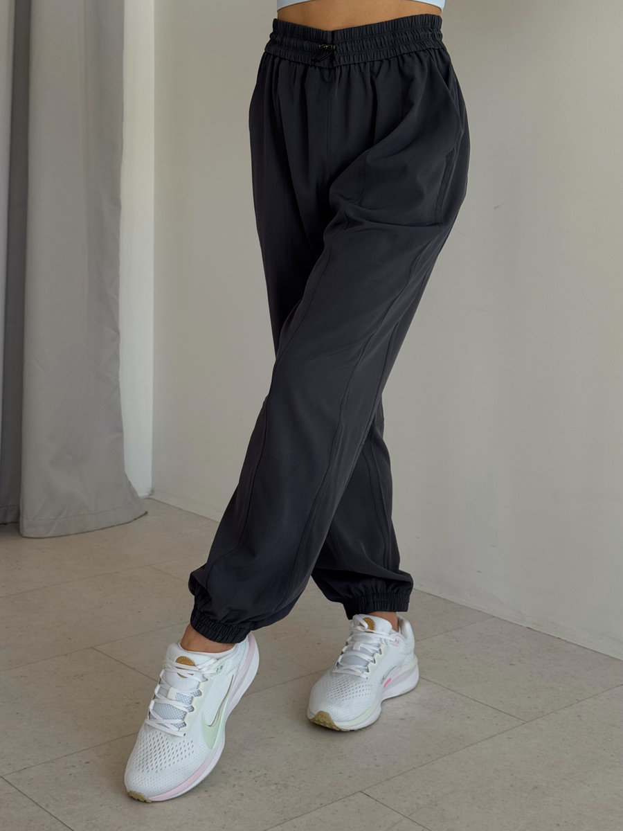 Спортивные брюки с резинкой