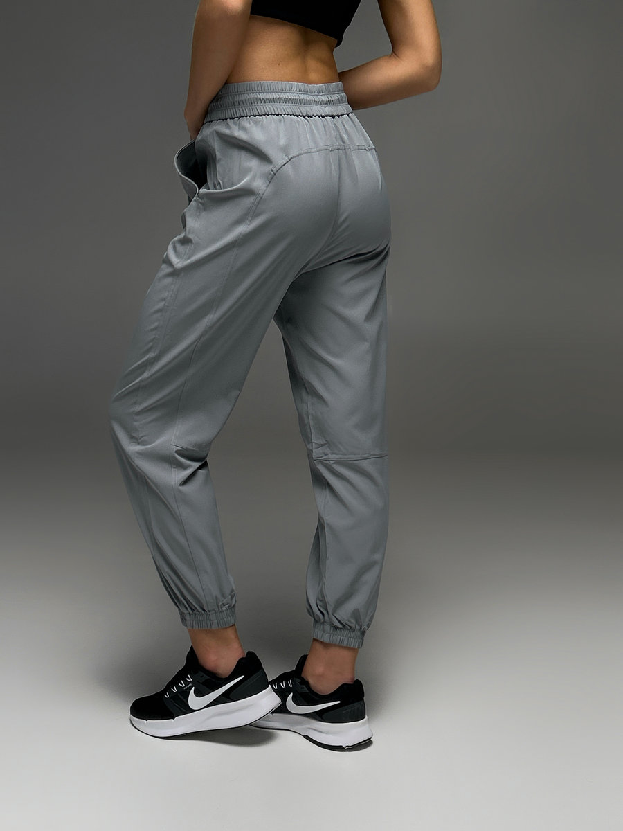 Спортивные брюки с резинкой