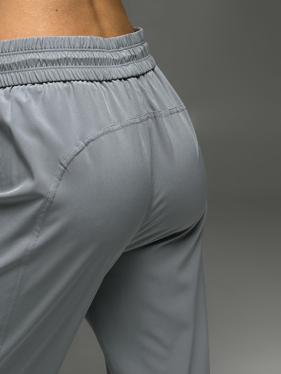 Спортивные брюки с резинкой