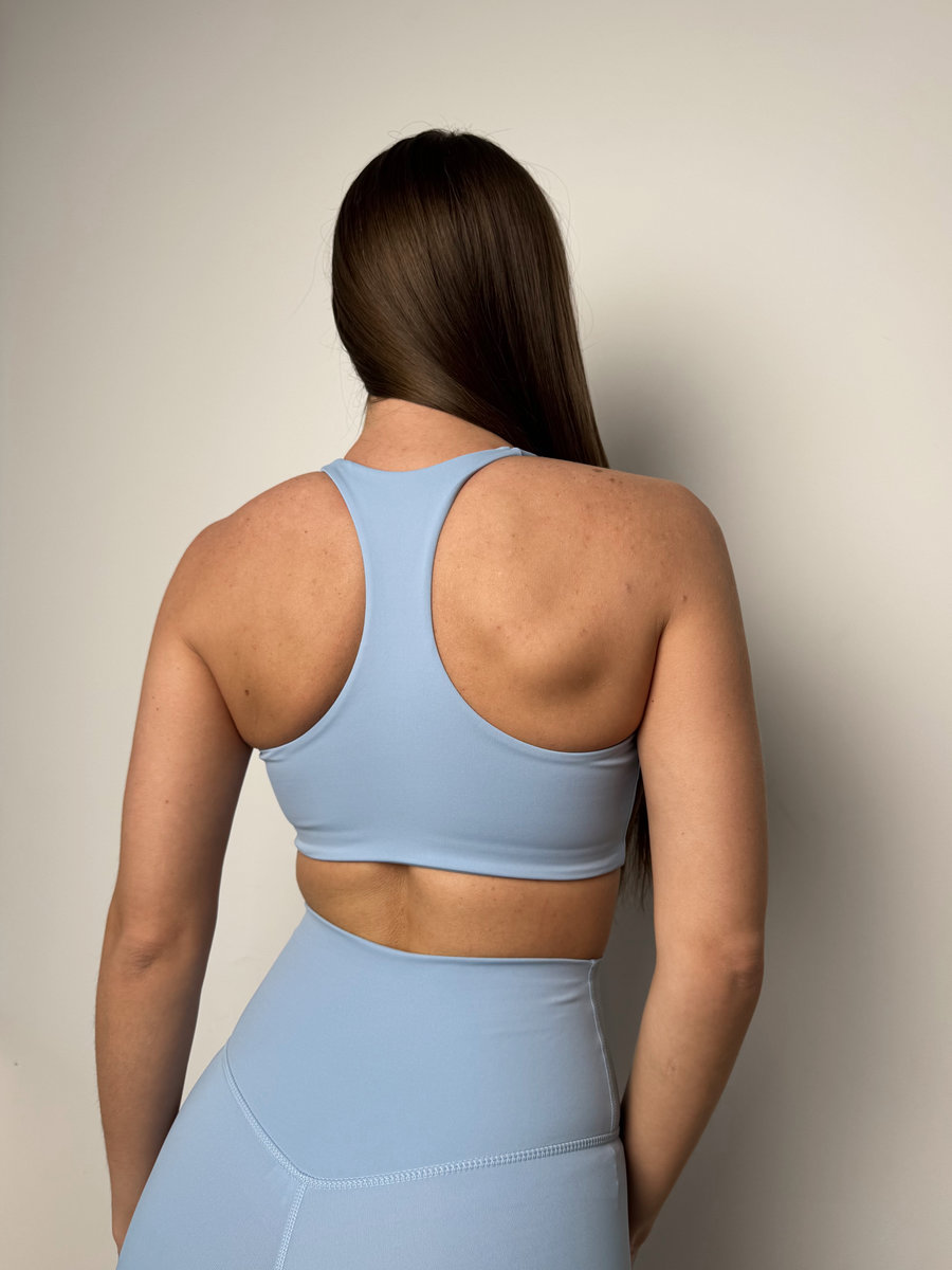 Топ с открытыми лопатками и фиксированными бретелями