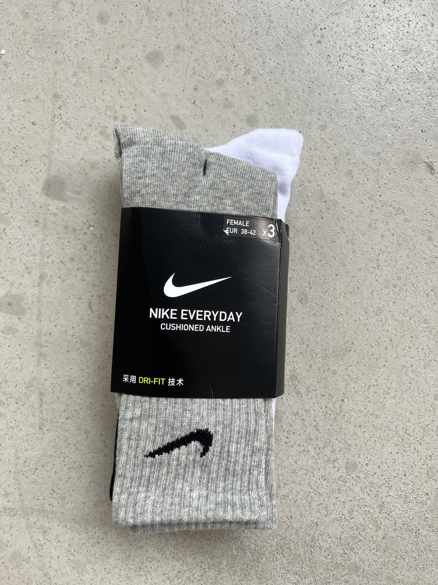 Носки высокие для спорта 3 расцветок в 1 упаковке