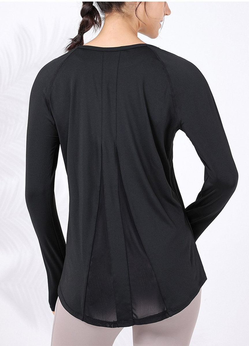 Лонгслив с сеточкой на спине и груди