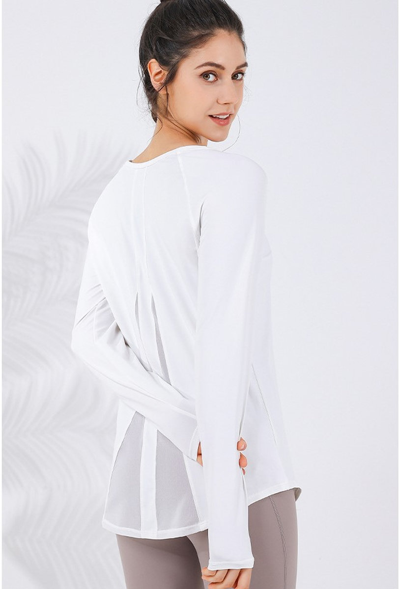 Лонгслив с сеточкой на спине и груди