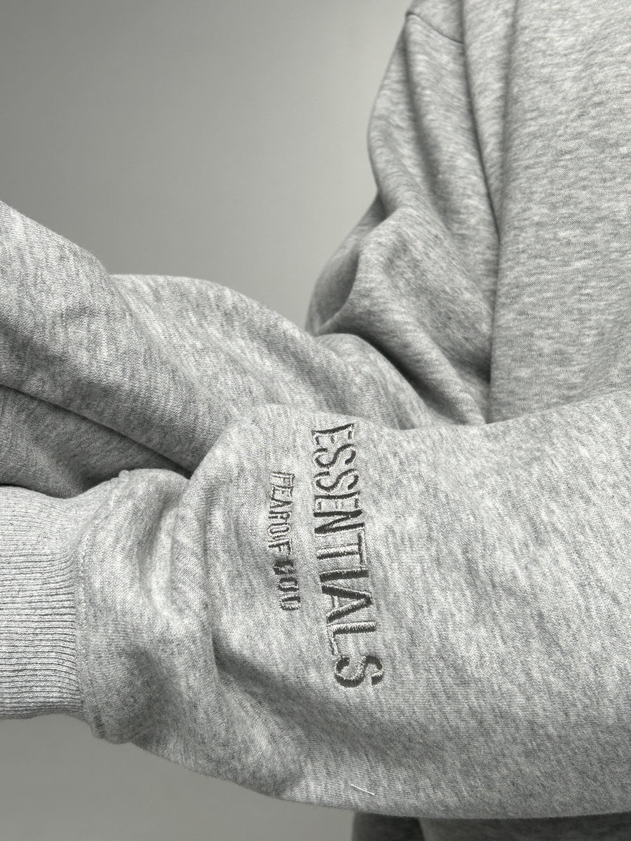 Худи удлиненное с крупной надписью essentials