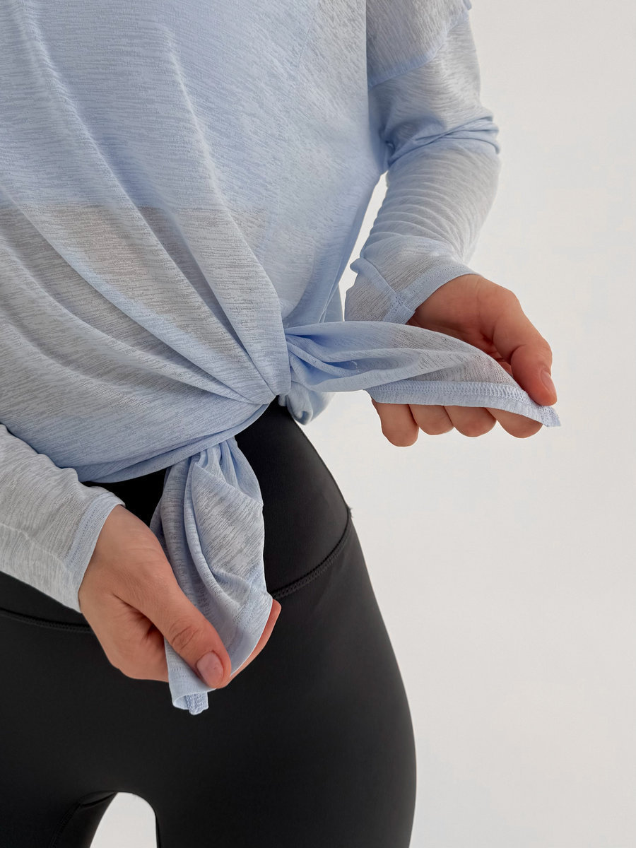 Лонгслив полупрозрачный с разрезом спереди