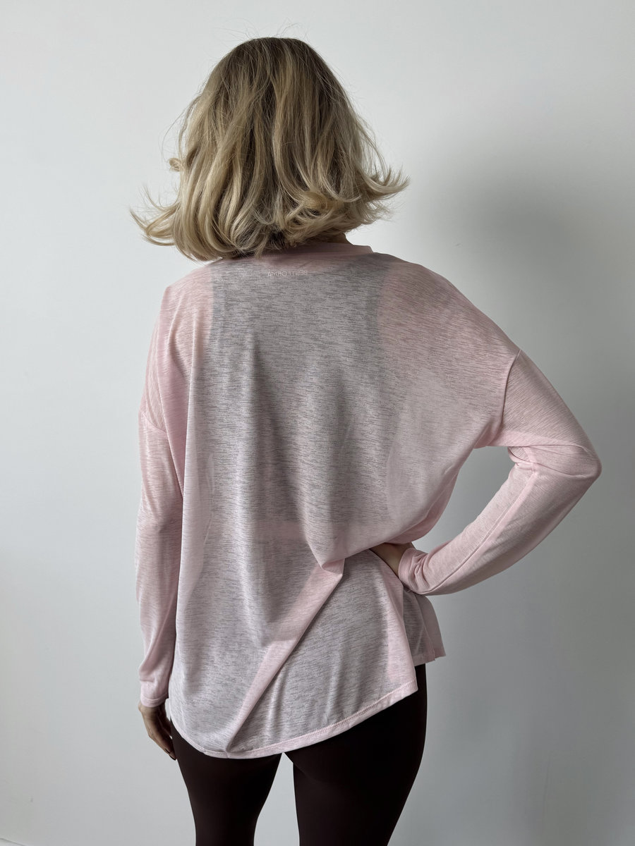 Лонгслив полупрозрачный с разрезом спереди