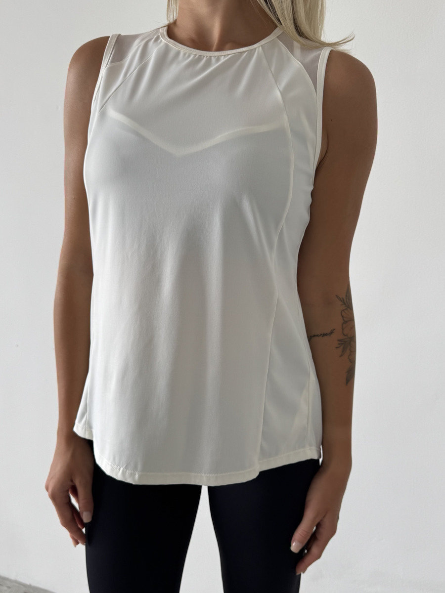 Майка удлиненная прямая с сеточкой на спине