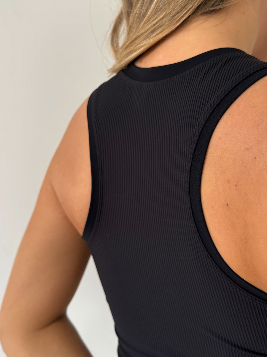 Топ удлиненный в рубчик с широкими бретелями (Без застежки)