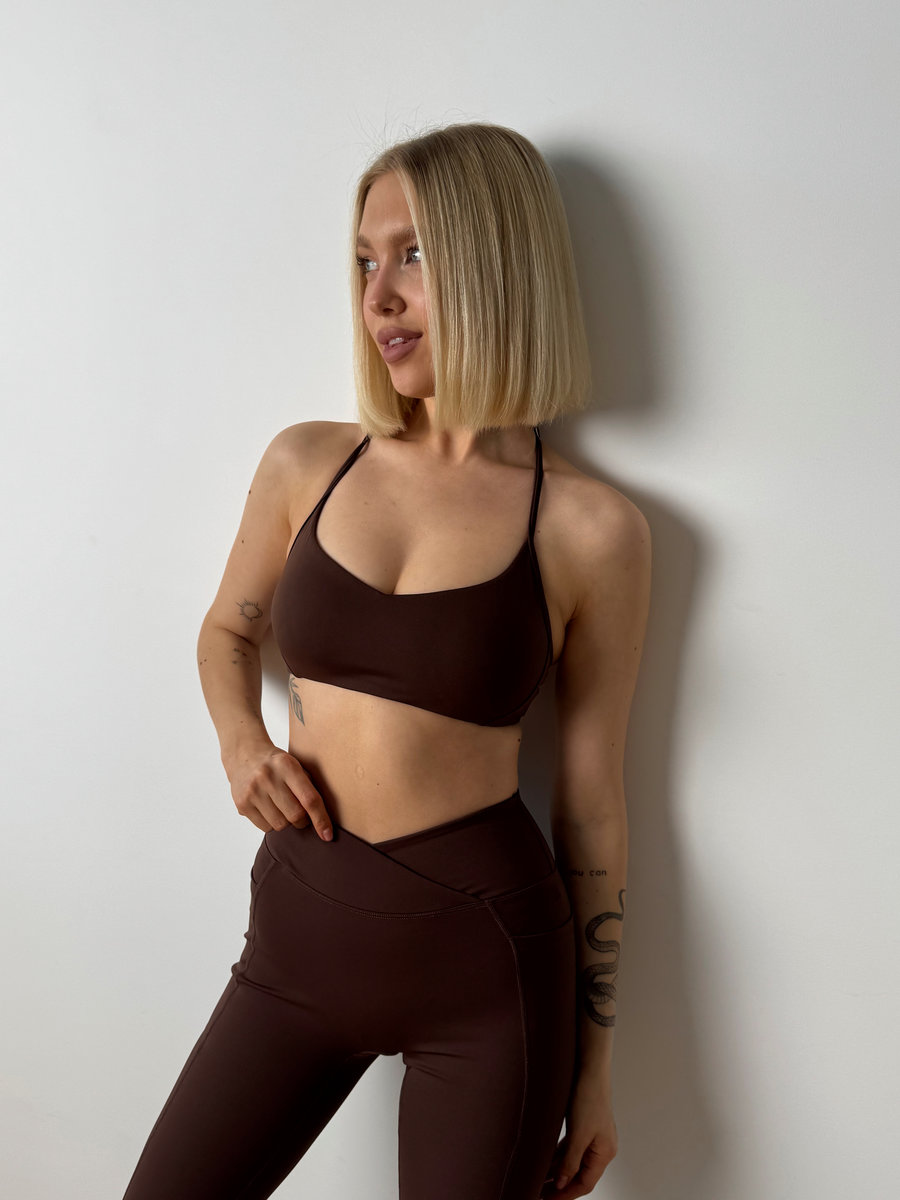 Леггинсы с боковыми карманами и V-талией