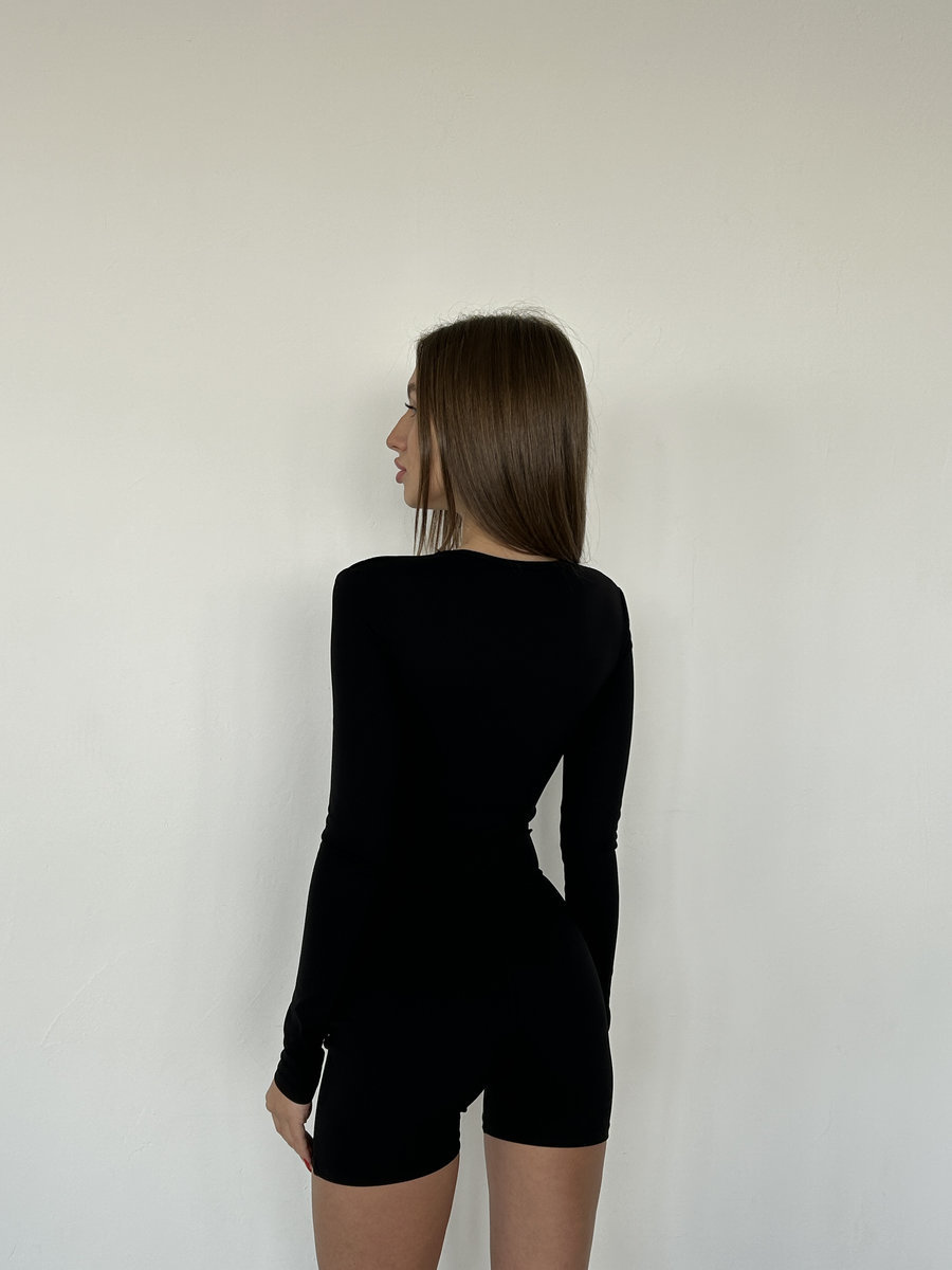 Комбинезон укороченный с длинными рукавами