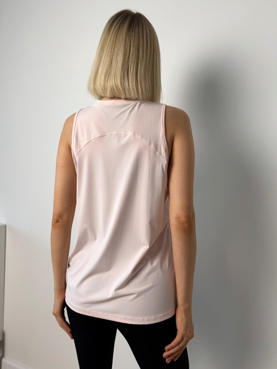 Майка удлиненная прямая с глубокой проймой