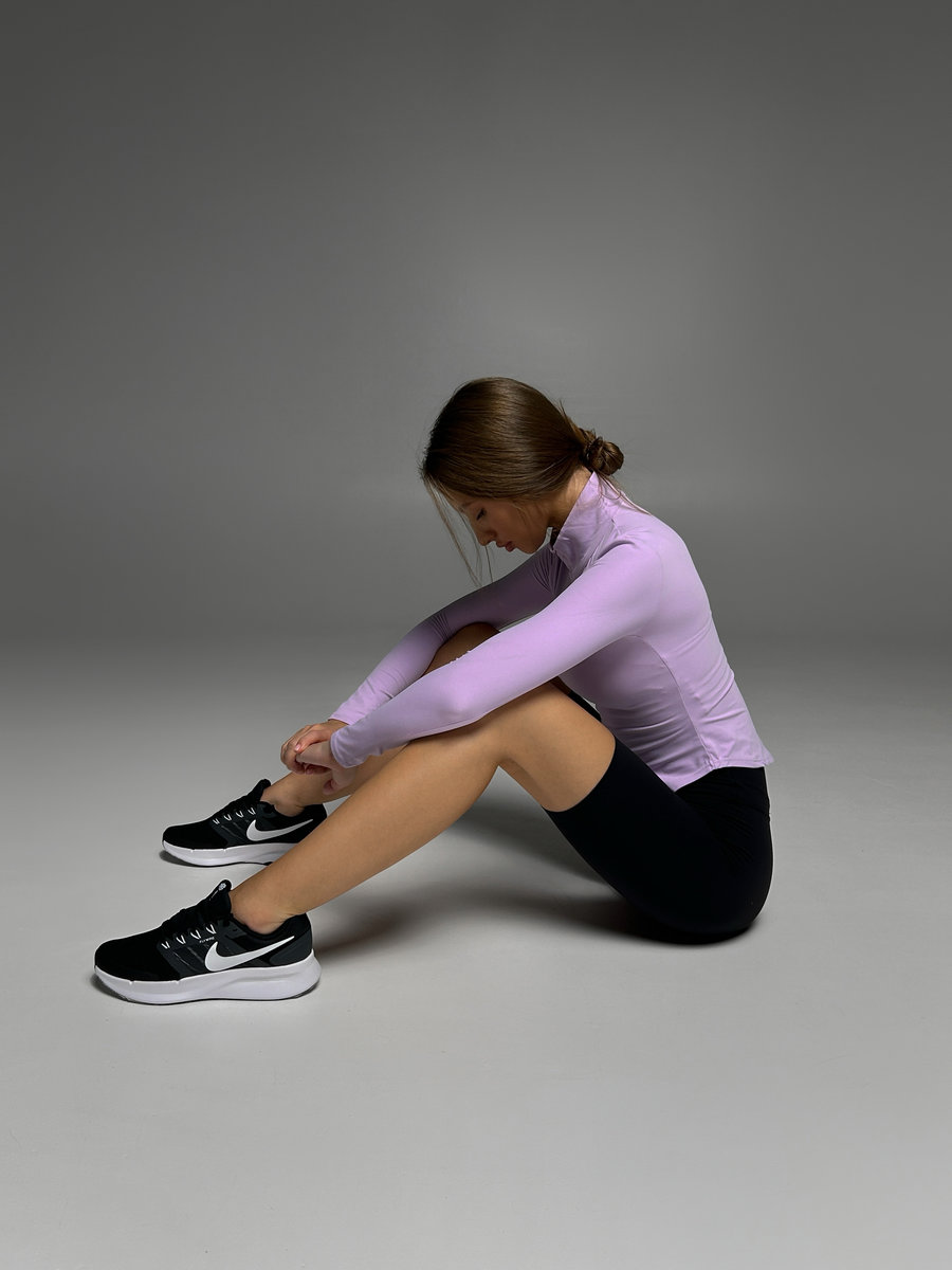 Спортивный рашгард средней длины с полузамком