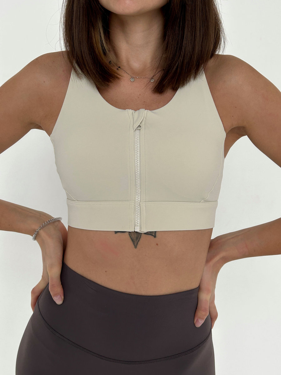 Спортивное бра с перекрещивающимися бретелями на спине (замок на груди)