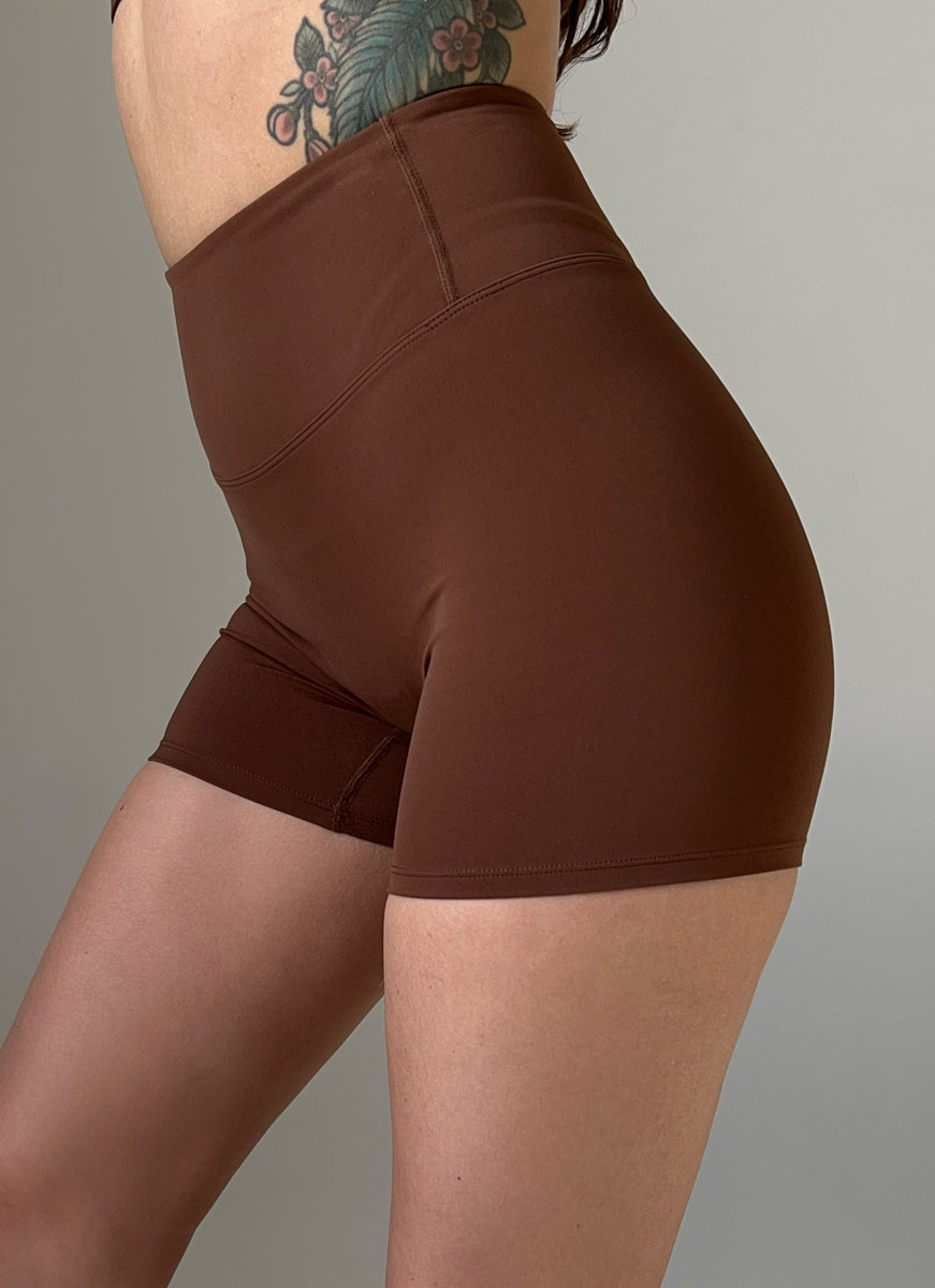 Велосипедки укороченные с подчеркнутыми ягодицами