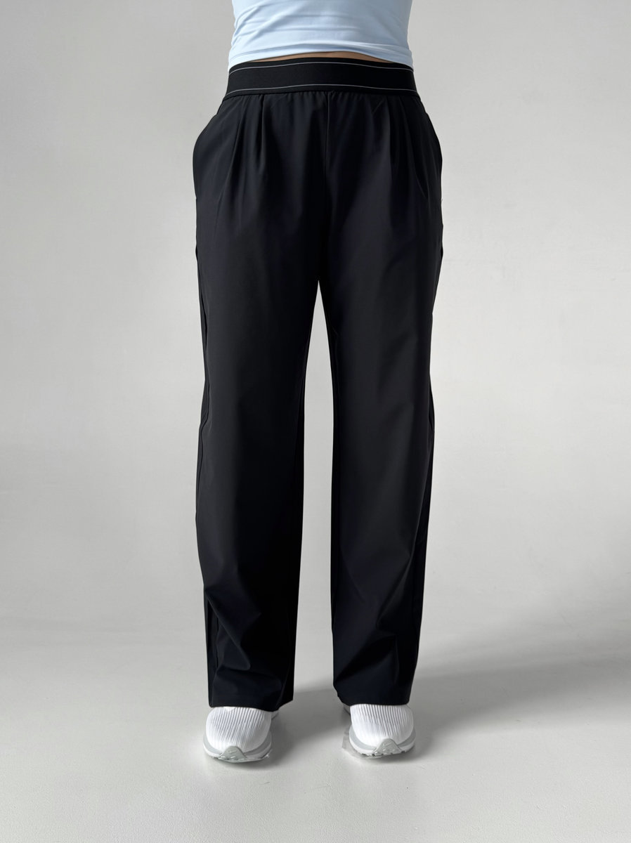 Прямые спортивные широкие брюки с эластичной резинкой на поясе