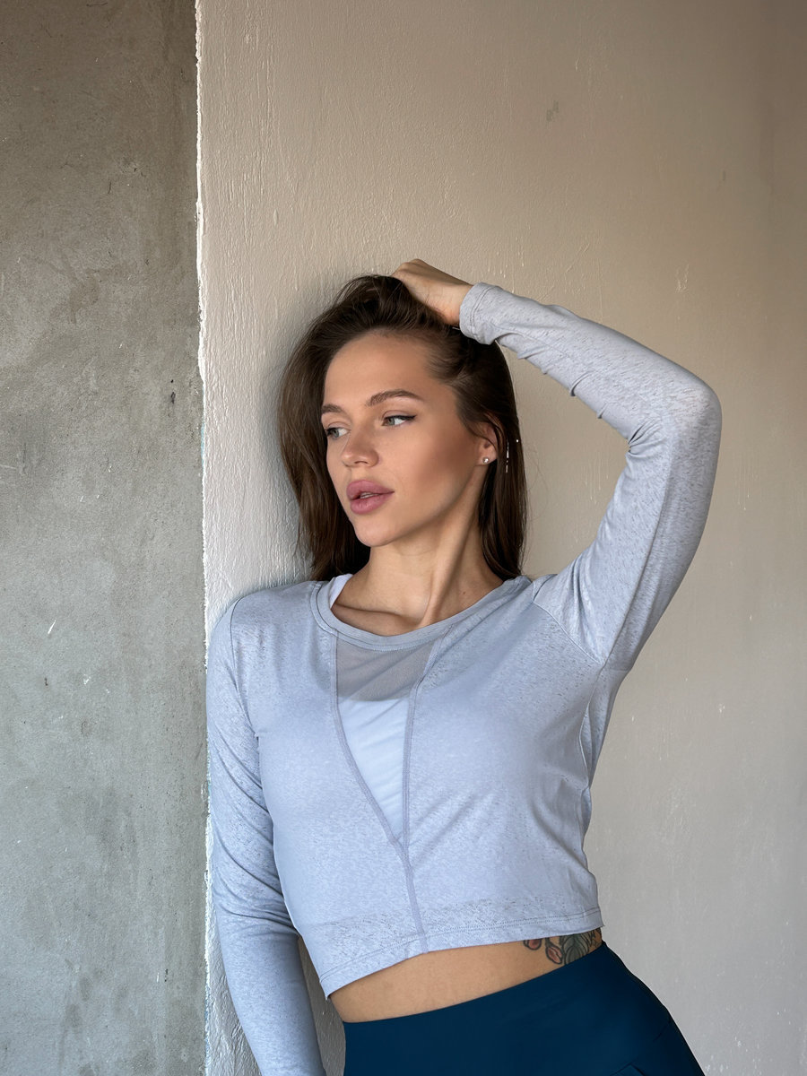 Лонгслив укороченный с вставкой из сеточки