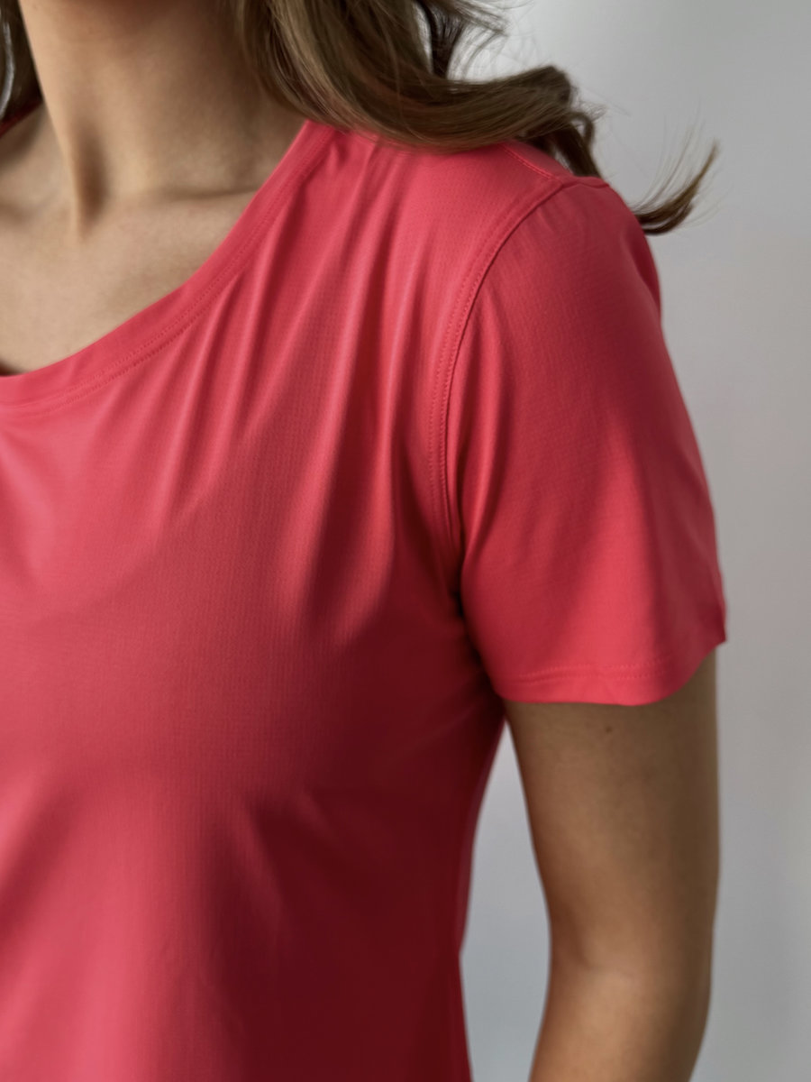 Классическая футболка со скругленным низом