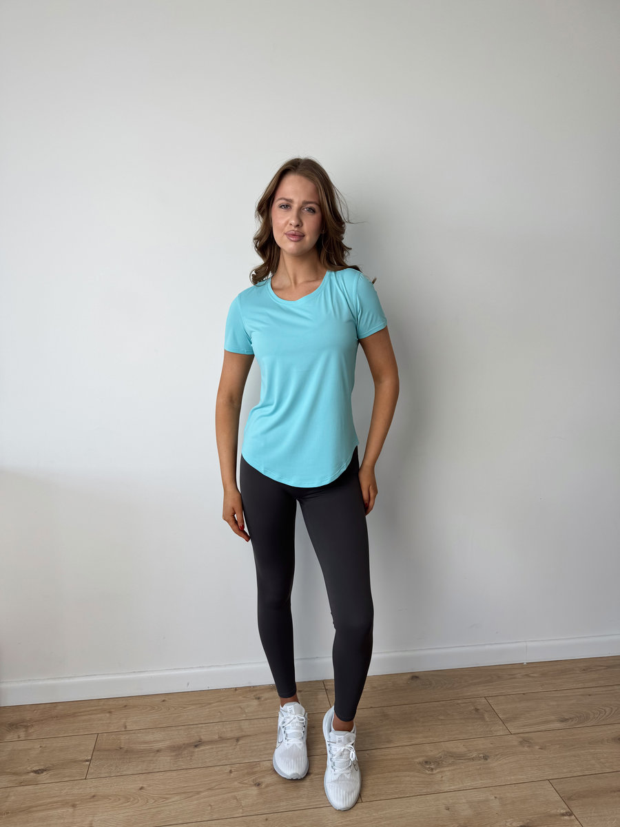 Классическая футболка со скругленным низом