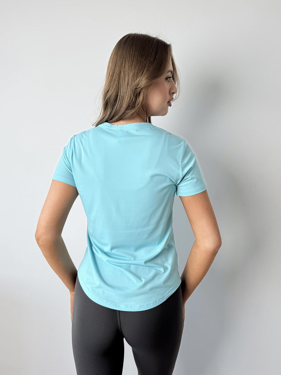 Классическая футболка со скругленным низом