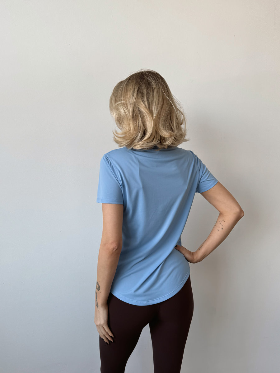 Классическая футболка со скругленным низом