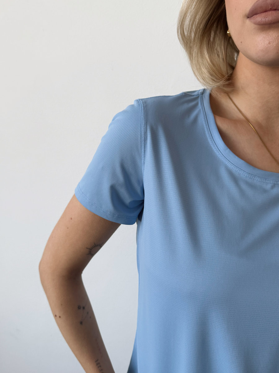 Классическая футболка со скругленным низом