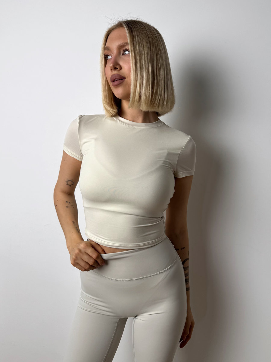 Футболка укороченная приталенная для фитнеса