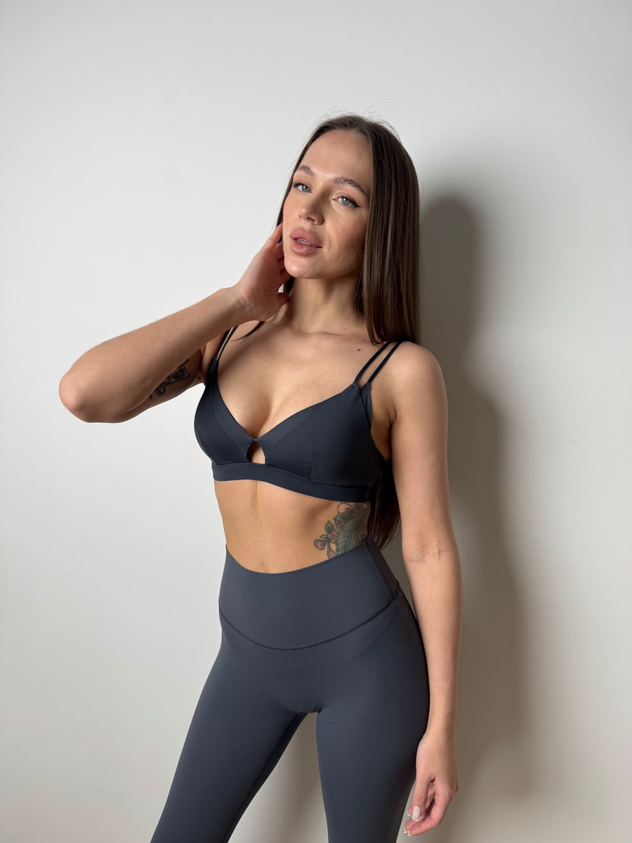 Бра Skin с отверстием в зоне декольте