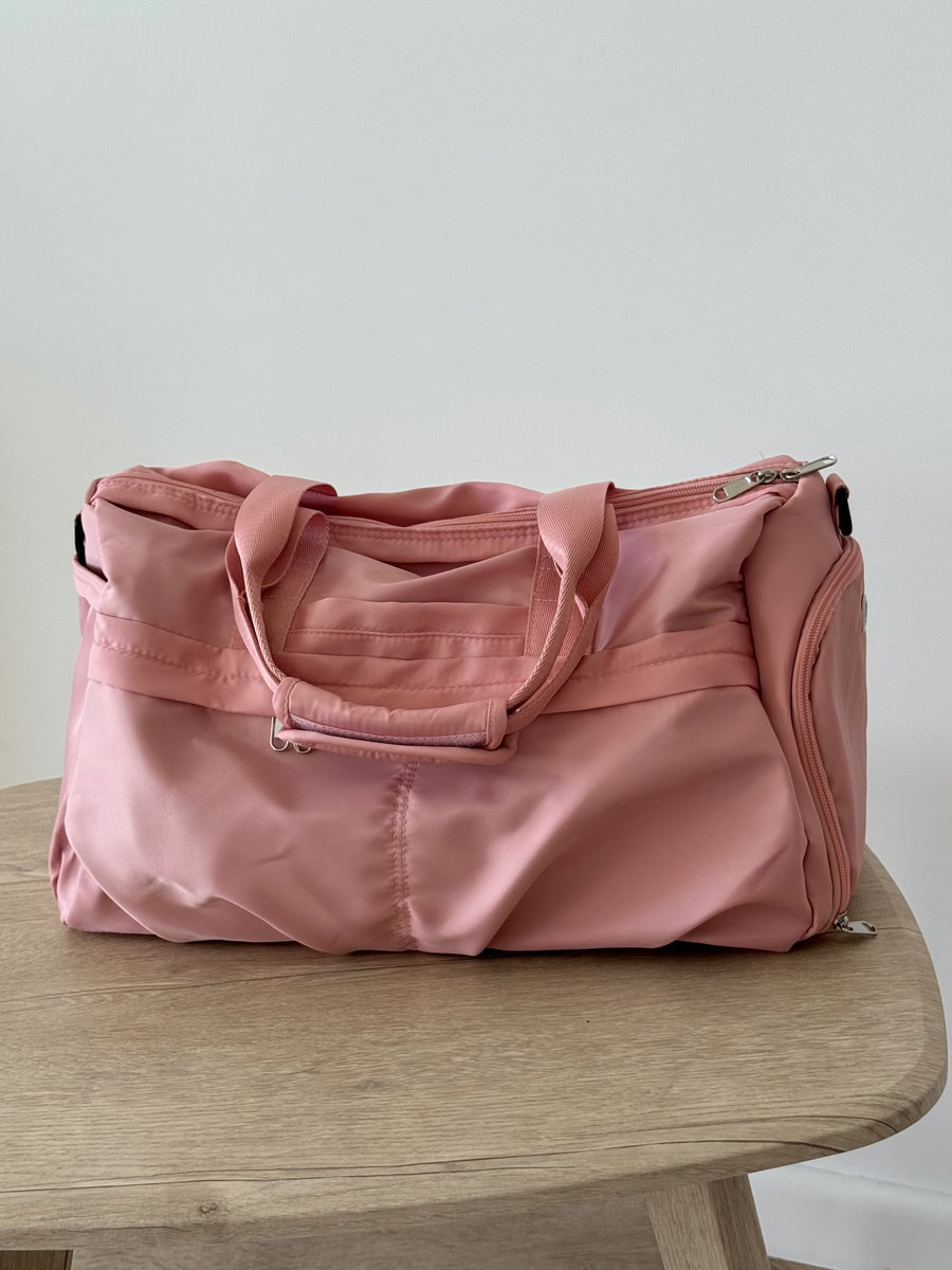 Спортивная сумка с отделением под обувь пудровая