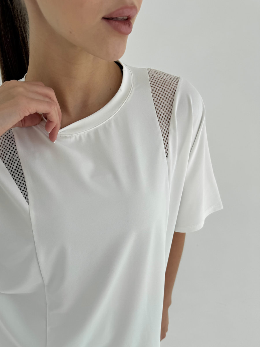 Футболка удлиненная свободного кроя с перфорацией на плечах