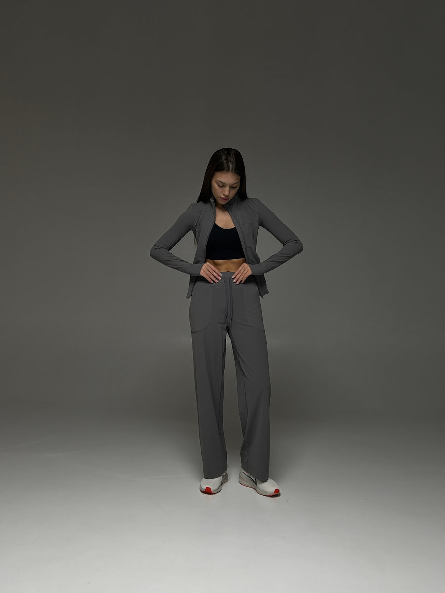 Эластичные брюки-трубы для спорта