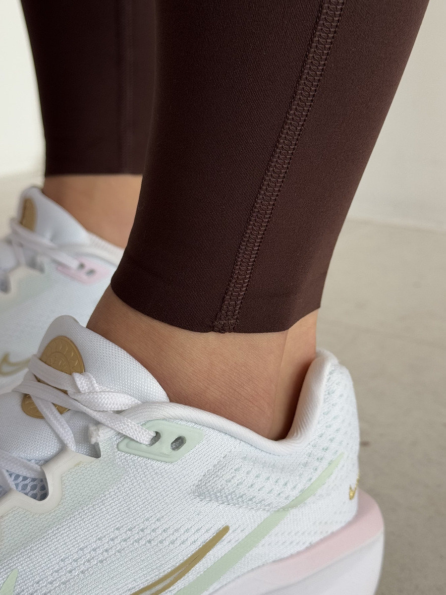 Легинсы с моделиющими линиями и лазерным срезом (Высокая посадка)