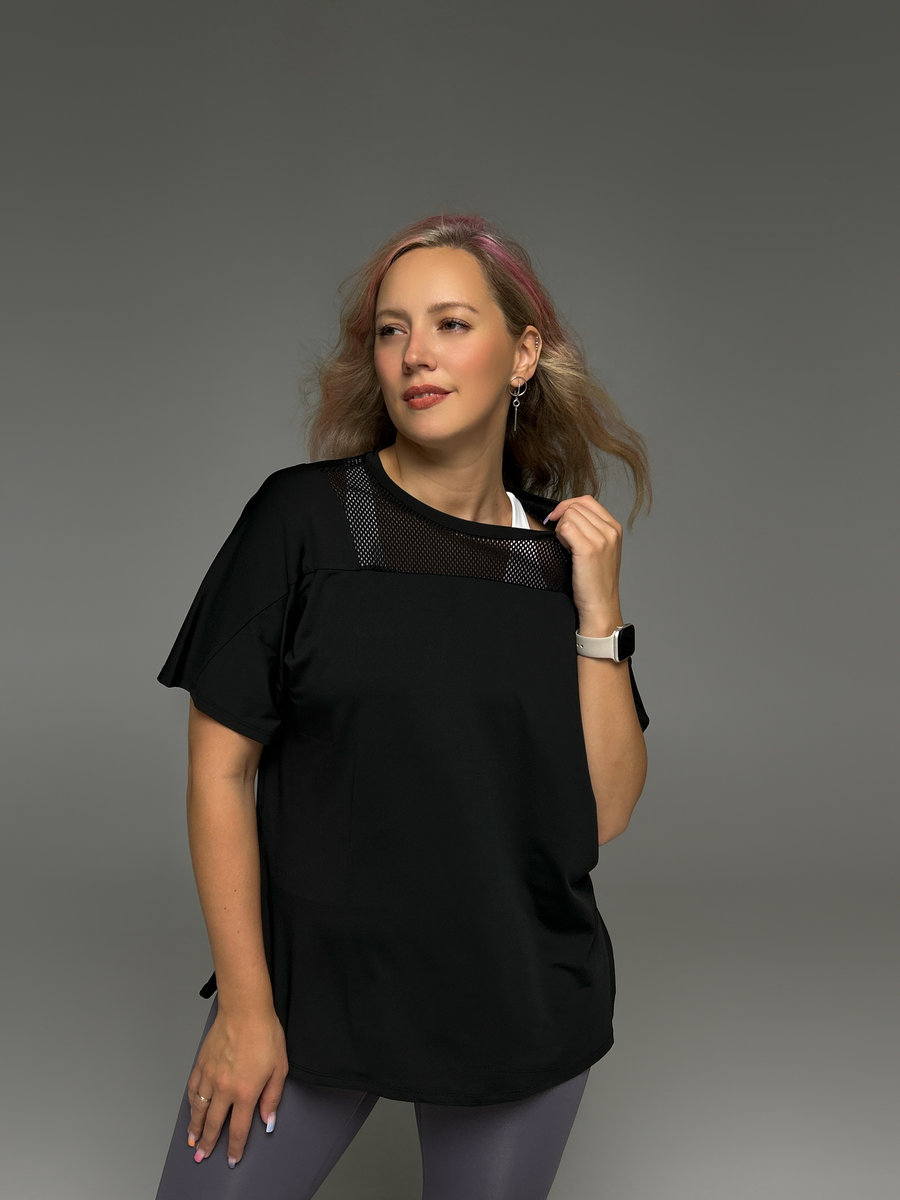 Футболка удлиненная свободного кроя с перфорацией