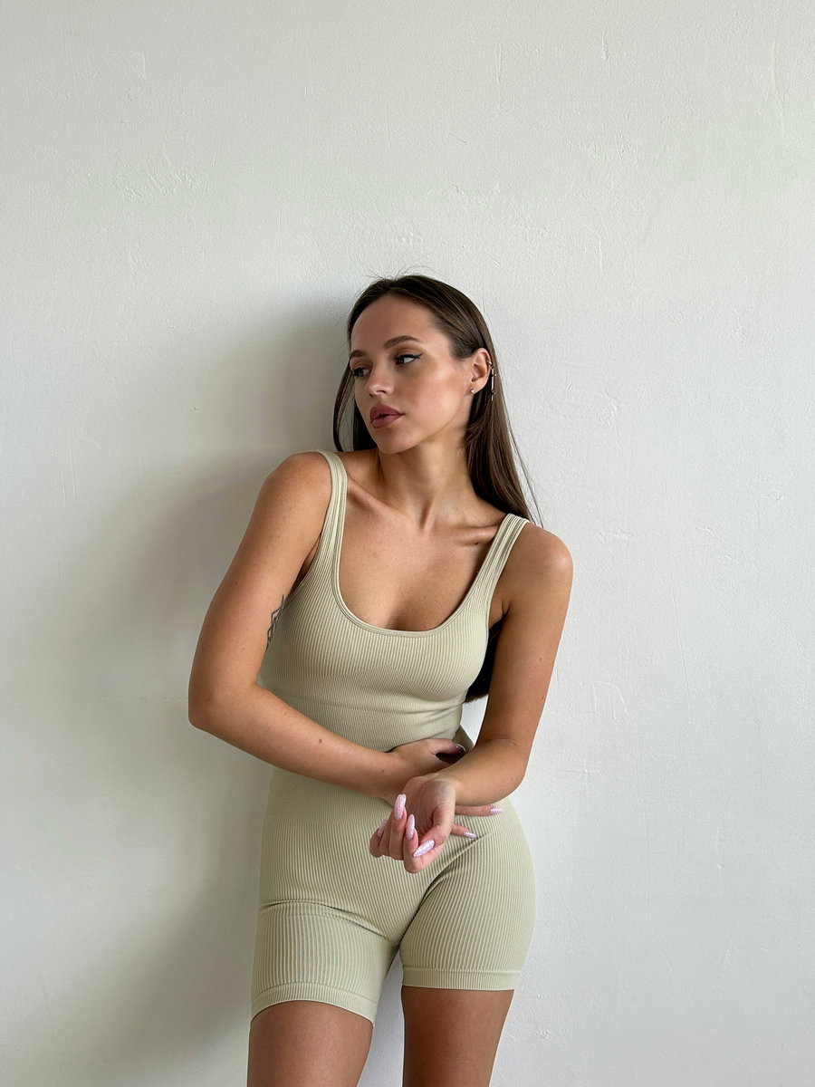 Комбинезон бесшовный укороченный